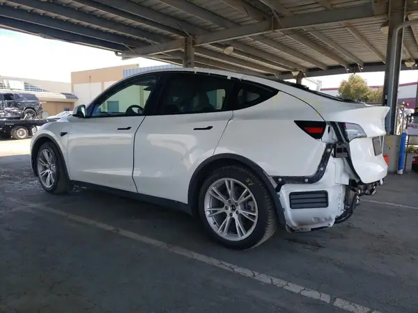 5YJYGAEE2MF305757 2021 TESLA MODEL Y - Image 2