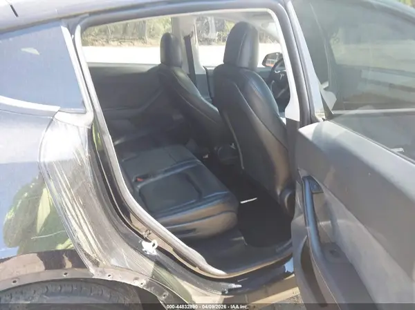5YJYGAEE3MF112582 2021 TESLA MODEL Y - Image 8