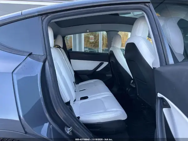 5YJYGAEE3MF144318 2021 TESLA MODEL Y - Image 8