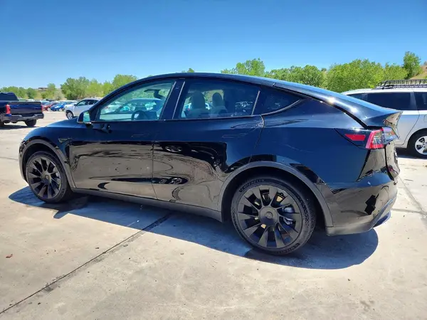 5YJYGAEE3MF152175 2021 TESLA MODEL Y - Image 2