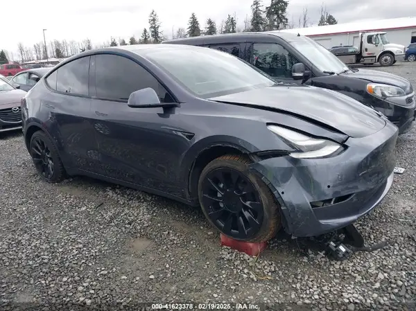 5YJYGAEE3MF155173 2021 TESLA MODEL Y - Image 1