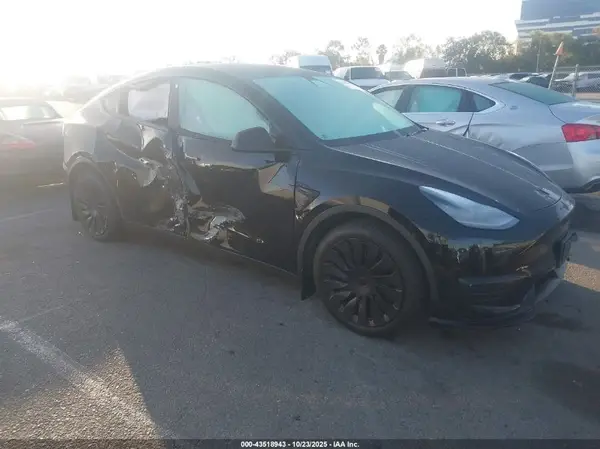 5YJYGAEE3MF159742 2021 TESLA MODEL Y - Image 1
