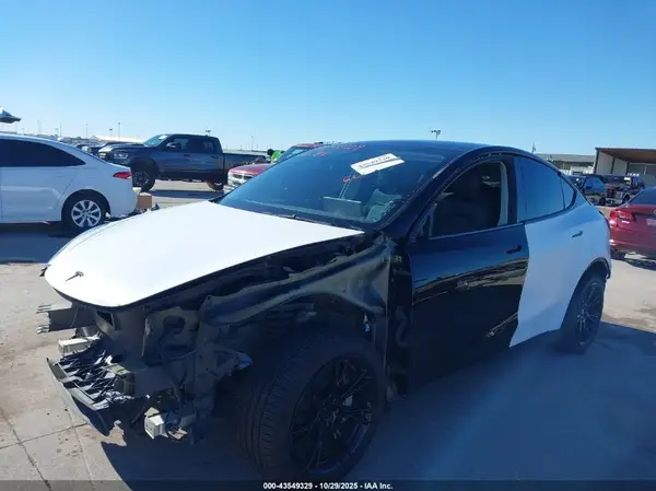 5YJYGAEE3MF160003 2021 TESLA MODEL Y - Image 2
