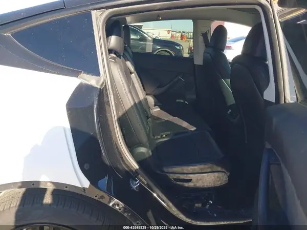 5YJYGAEE3MF160003 2021 TESLA MODEL Y - Image 8