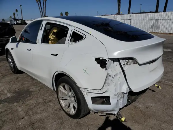 5YJYGAEE3MF174404 2021 TESLA MODEL Y - Image 2