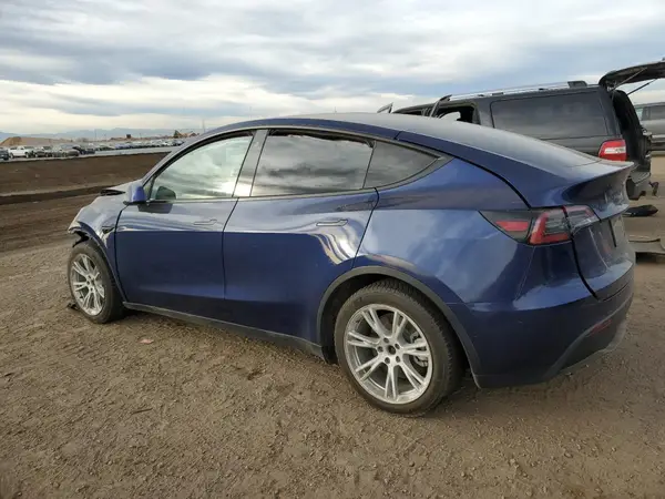 5YJYGAEE3MF180042 2021 TESLA MODEL Y - Image 2