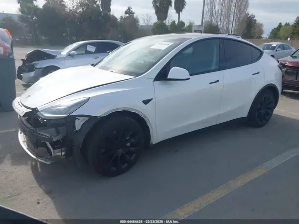 5YJYGAEE3MF180302 2021 TESLA MODEL Y - Image 2