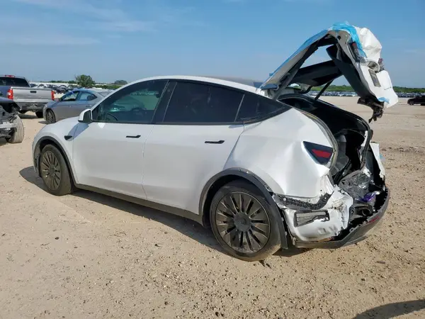 5YJYGAEE3MF186083 2021 TESLA MODEL Y - Image 2