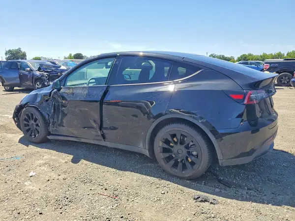 5YJYGAEE3MF214691 2021 TESLA MODEL Y - Image 2