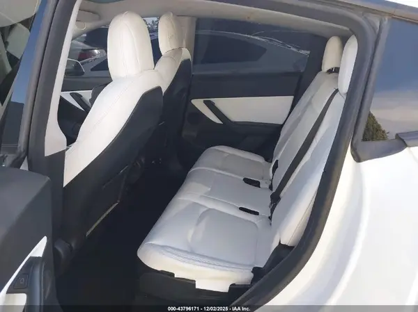 5YJYGAEE3MF228235 2021 TESLA MODEL Y - Image 8