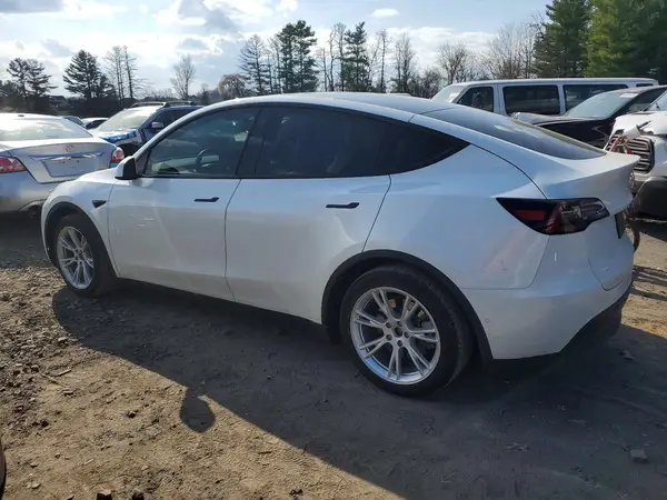 5YJYGAEE3MF248470 2021 TESLA MODEL Y - Image 2