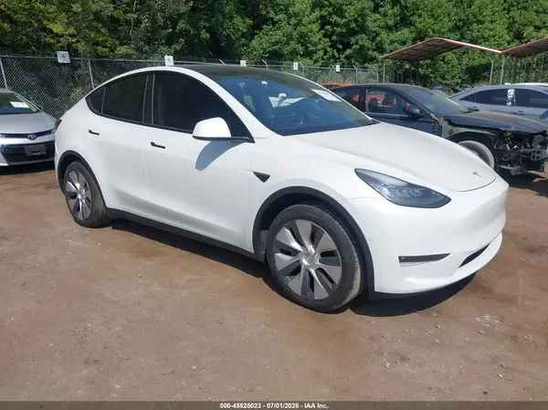 5YJYGAEE3MF265561 2021 TESLA MODEL Y - Image 1
