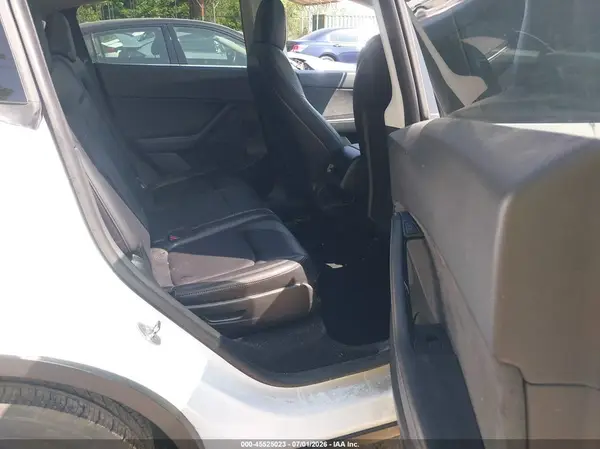 5YJYGAEE3MF265561 2021 TESLA MODEL Y - Image 8