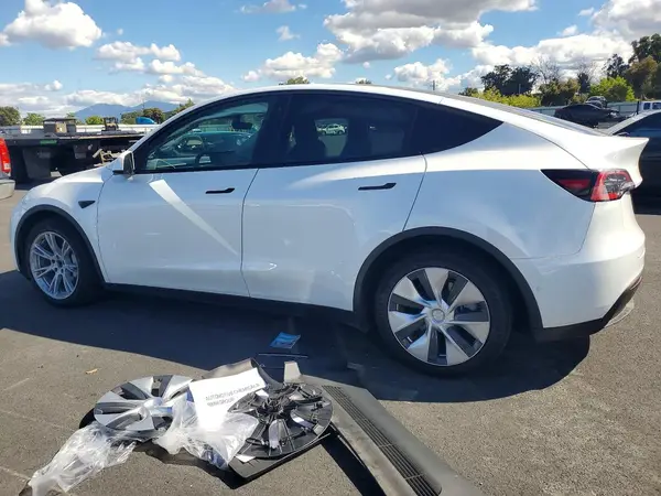 5YJYGAEE3MF272428 2021 TESLA MODEL Y - Image 2