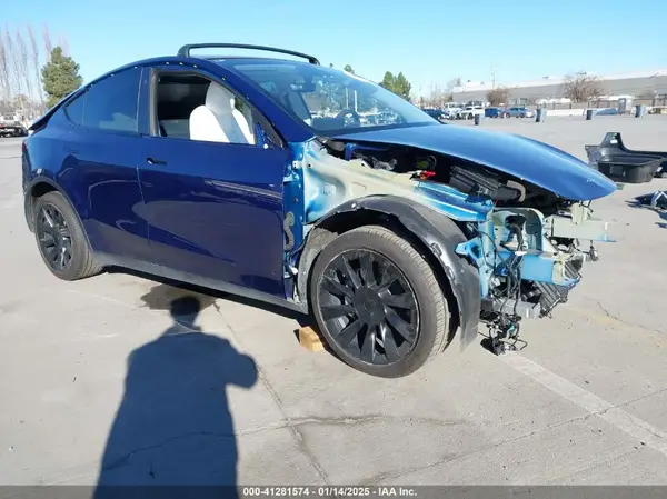 5YJYGAEE3MF299614 2021 TESLA MODEL Y - Image 1