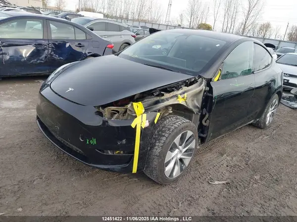5YJYGAEE3MF306643 2021 TESLA MODEL Y - Image 2