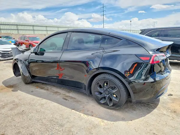 5YJYGAEE4MF113143 2021 TESLA MODEL Y - Image 2