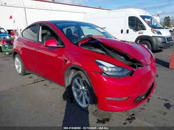 5YJYGAEE4MF131335 2021 TESLA MODEL Y - Image 1