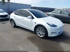 5YJYGAEE4MF144831 2021 TESLA MODEL Y