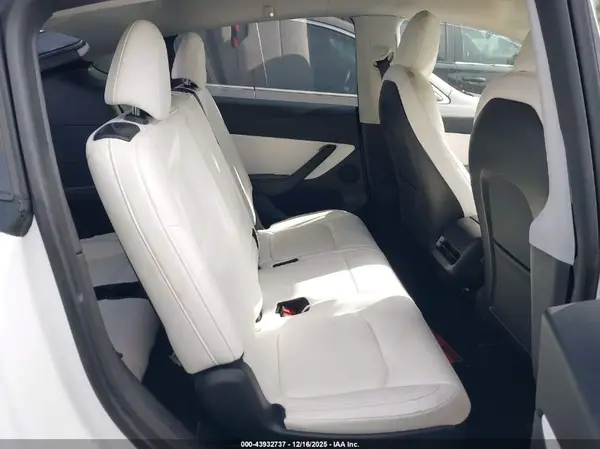 5YJYGAEE4MF157529 2021 TESLA MODEL Y - Image 8