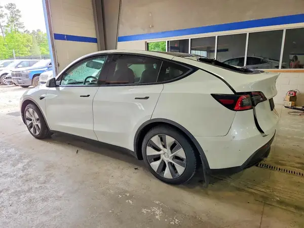 5YJYGAEE4MF183550 2021 TESLA MODEL Y - Image 2