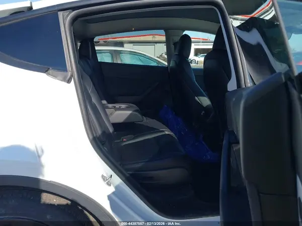 5YJYGAEE4MF191390 2021 TESLA MODEL Y - Image 8