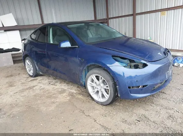 5YJYGAEE4MF196847 2021 TESLA MODEL Y - Image 1