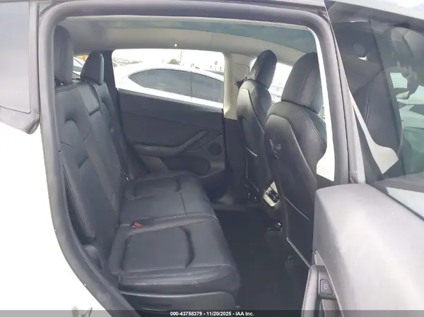 5YJYGAEE4MF214084 2021 TESLA MODEL Y - Image 8
