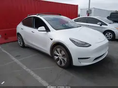 5YJYGAEE4MF234304 2021 TESLA MODEL Y