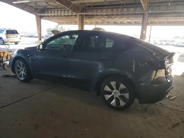 5YJYGAEE4MF239583 2021 TESLA MODEL Y - Image 2
