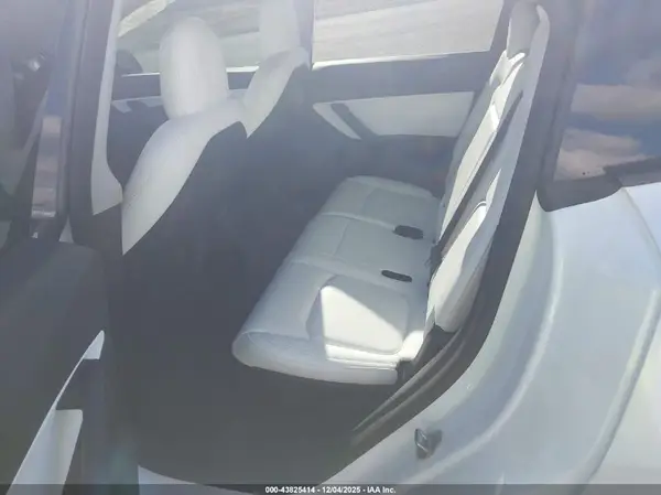 5YJYGAEE4MF245254 2021 TESLA MODEL Y - Image 8