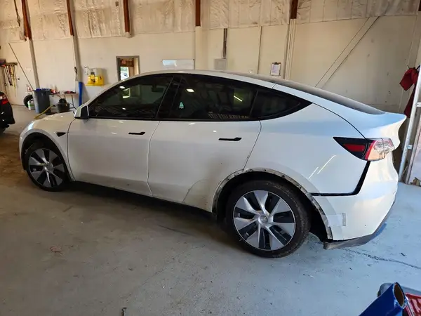 5YJYGAEE4MF247215 2021 TESLA MODEL Y - Image 2