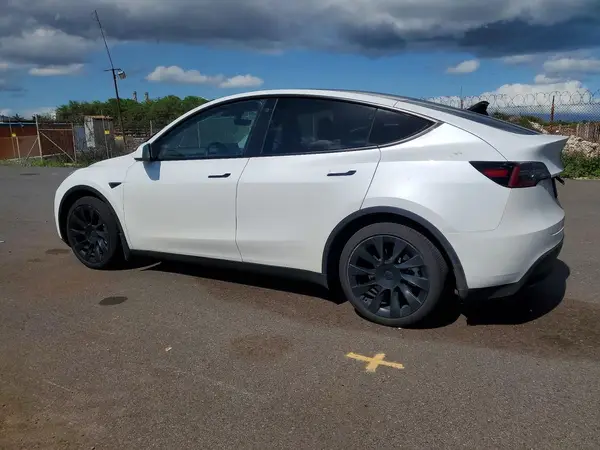 5YJYGAEE4MF251037 2021 TESLA MODEL Y - Image 2