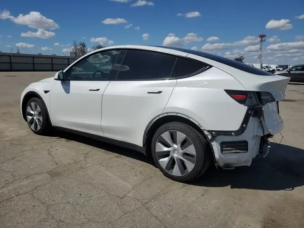 5YJYGAEE4MF267156 2021 TESLA MODEL Y - Image 2