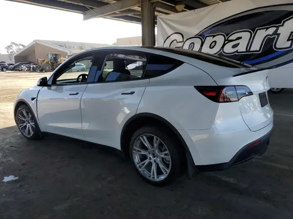 5YJYGAEE4MF274656 2021 TESLA MODEL Y - Image 2
