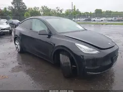 5YJYGAEE5MF130677 2021 TESLA MODEL Y