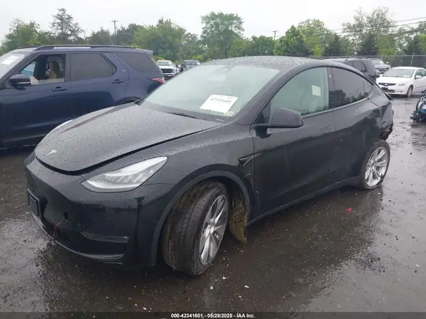5YJYGAEE5MF130677 2021 TESLA MODEL Y - Image 2
