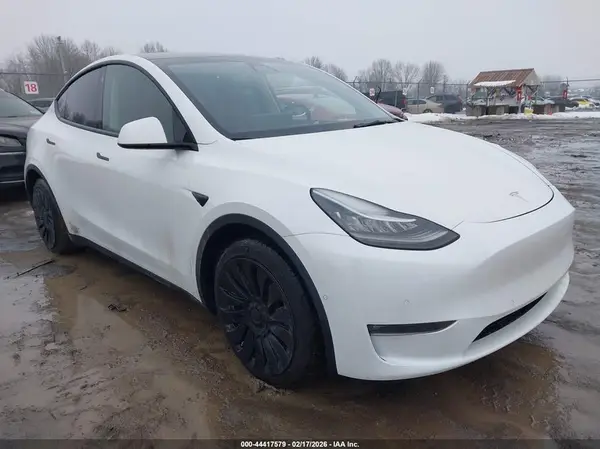 5YJYGAEE5MF186344 2021 TESLA MODEL Y - Image 1