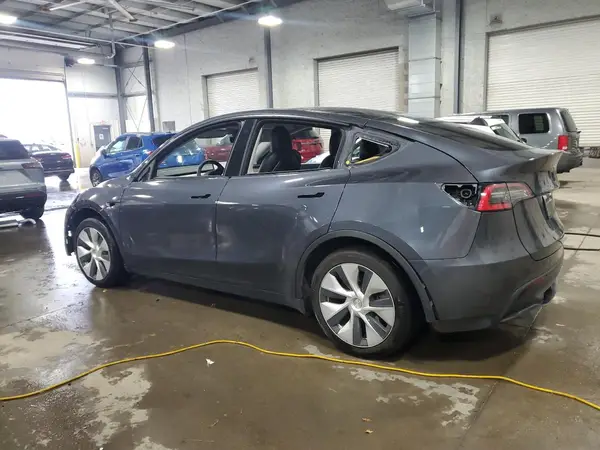 5YJYGAEE5MF188109 2021 TESLA MODEL Y - Image 2