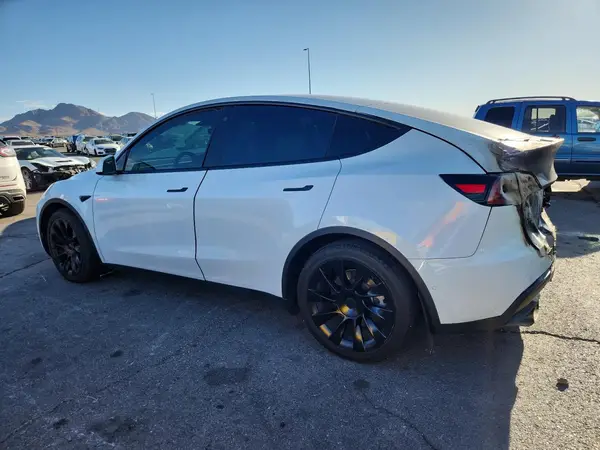 5YJYGAEE5MF194475 2021 TESLA MODEL Y - Image 2