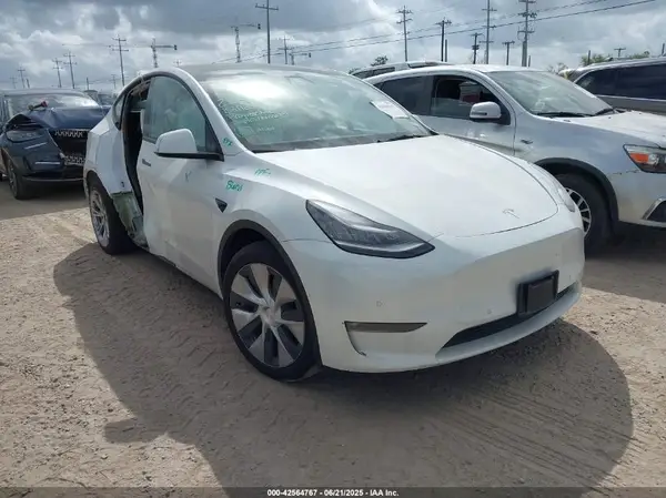 5YJYGAEE5MF247174 2021 TESLA MODEL Y - Image 1