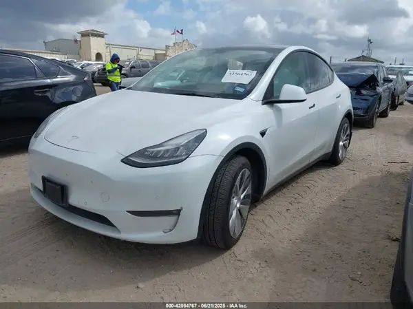 5YJYGAEE5MF247174 2021 TESLA MODEL Y - Image 2