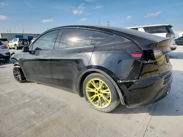 5YJYGAEE5MF263259 2021 TESLA MODEL Y - Image 2