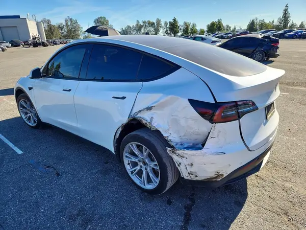 5YJYGAEE5MF286489 2021 TESLA MODEL Y - Image 2
