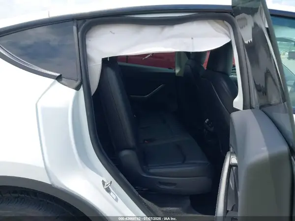 5YJYGAEE5MF297380 2021 TESLA MODEL Y - Image 8