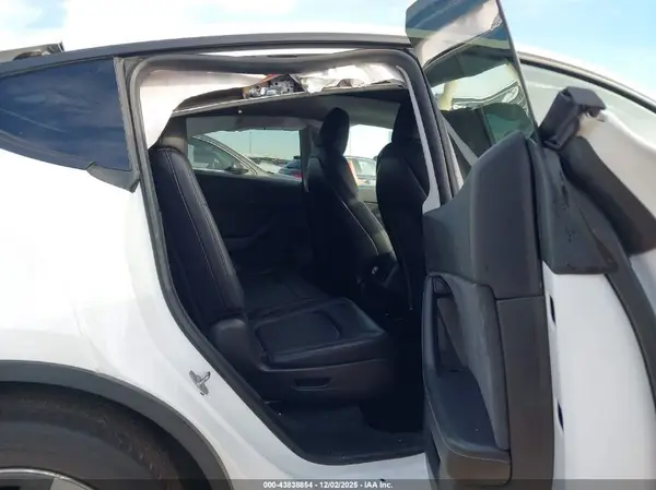 5YJYGAEE5MF299954 2021 TESLA MODEL Y - Image 8