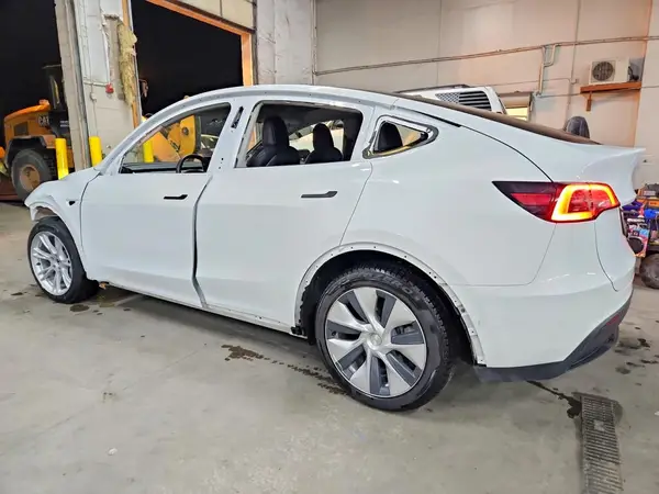 5YJYGAEE5MF301007 2021 TESLA MODEL Y - Image 2