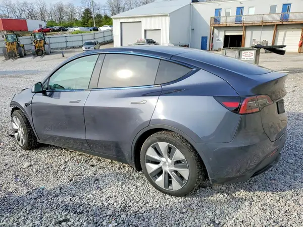 5YJYGAEE5MF305400 2021 TESLA MODEL Y - Image 2