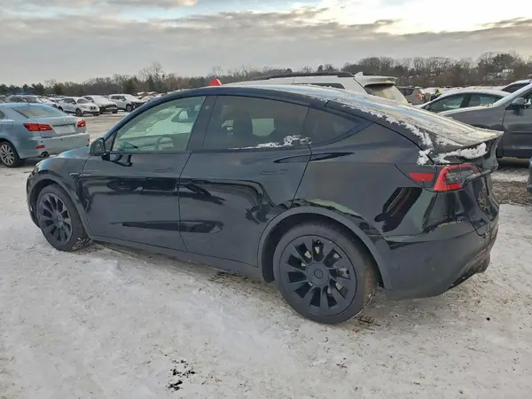 5YJYGAEE6MF129618 2021 TESLA MODEL Y - Image 2