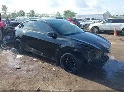 5YJYGAEE6MF137864 2021 TESLA MODEL Y